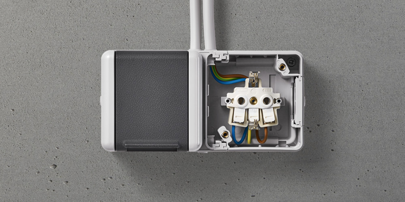 Doppelsteckdose mit Trennsteg bei Relais Elektrohandwerk GmbH in Elstra OT Rauschwitz