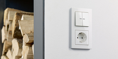 JUNG KNX Taster F 10 bei Relais Elektrohandwerk GmbH in Elstra OT Rauschwitz